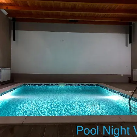 With Swimming Pool - Zboriste * Brod