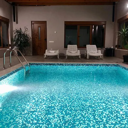 With Swimming Pool - Zboriste *